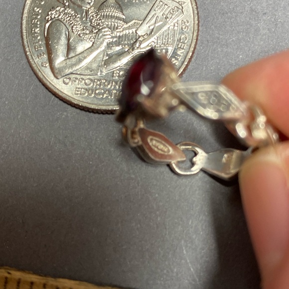 Vintage Avon garnet sterling silver ring - Picture 6 of 8